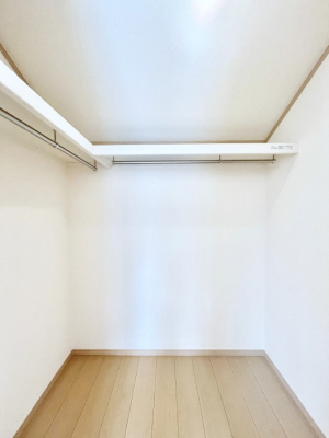 ̑@EH[NCN[[bgtŐԂLpł܂B