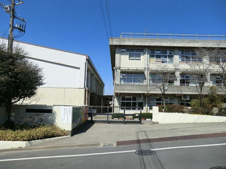 ӊ@wZ 833m ˎsؓwZ