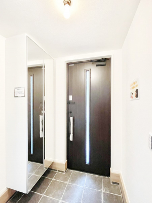 ���ց@���Ƒ��₨�q�l���C�����悭���o�}���ł��鉸�₩�ȕ��͋C�̌��ւł��B