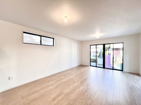 ���r���O�@�������������͋C�̂k�c�j�͉Ƒ��݂�Ȃ̉��K���  