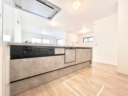 �L�b�`���@���������Ȃ���ł����Ƒ��Ƃ̉�b���y���߂�ΖʃL�b�`��