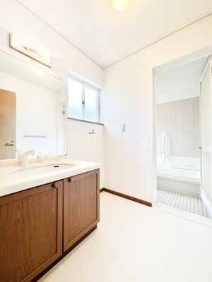 ʑEʏ@Ƃ̐ʃXy[XŒ̐gxxX[Y