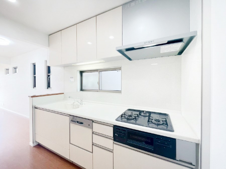 Lb`@̂閾邢Lb`BCɂ𗧂܂B 