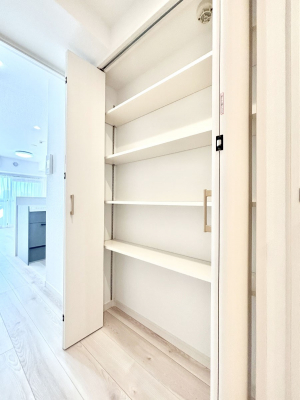 ���̑����ρ@�L�����[�B�|�������G�߂̏��������[���邱�Ƃ��ł��܂��B