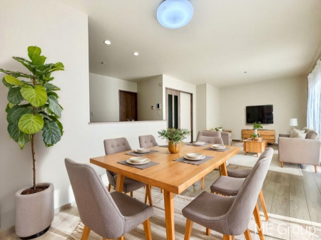 ���r���O�@�������������͋C�̂k�c�j�͉Ƒ��݂�Ȃ̉��K��ԁ��Ƌ��CG�ł�