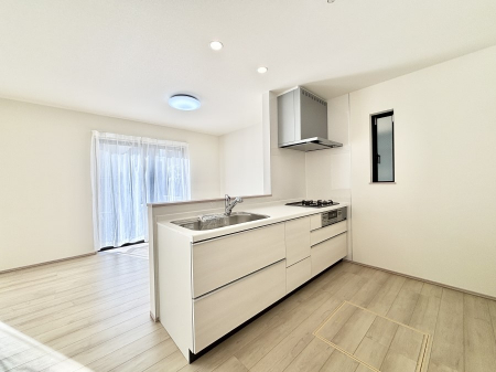 �L�b�`���@�J�E���^�[�z���ɂ��b�������Ȃ��疈���̂������������Ɗy����