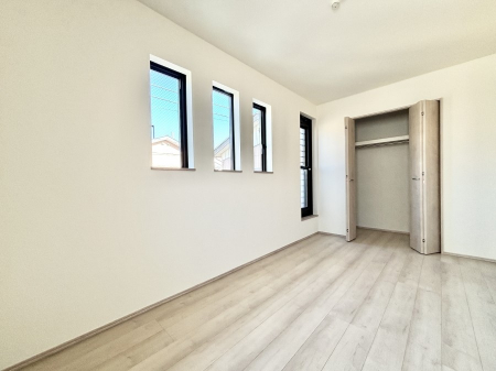 �q�������@�q�������ɂ��������߂Ȏ��[�X�y�[�X�����Ղ�̋���