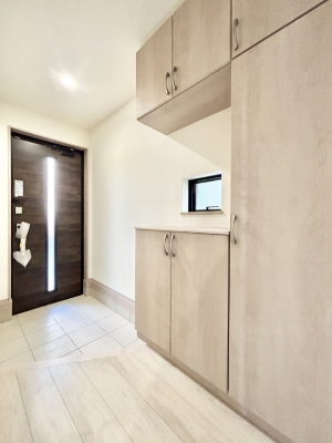 ���ց@�K���X�X���b�g�̓��������փh�A�������Ɍ���͂��Ă���܂�