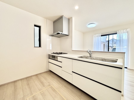 �L�b�`���@���r���O�ŗV�Ԃ��q�l�������Ȃ��炨�������ł���ΖʃL�b�`���B  