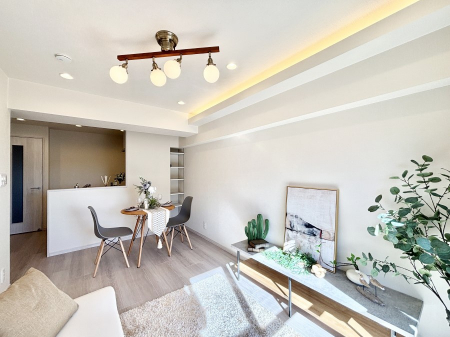 ���r���O�@���Ƒ��̓��₩�Șb�����ŕ�܂�閾�邢���r���O  �@