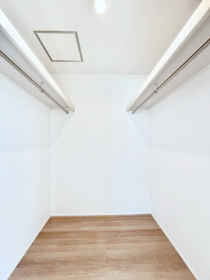 ̑@EH[NCN[[bgtŐԂLpł܂B