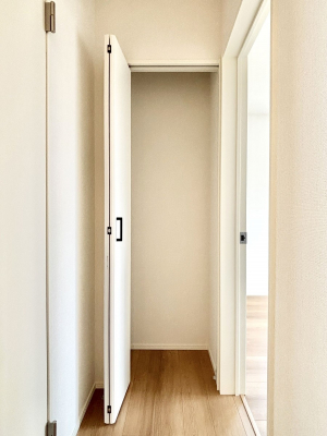 ���̑����ρ@�L�����[�B�|�������G�߂̏��������[���邱�Ƃ��ł��܂��B