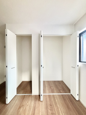 ���[�@�m���̃N���[�[�b�g�B���s��������̂Ō���̈ߗނ�����������܂�܂��B