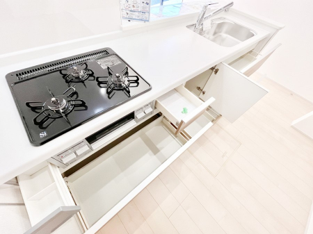 ̑ρ@[Xy[XՂILXƂƃXy[XŉƎNNI