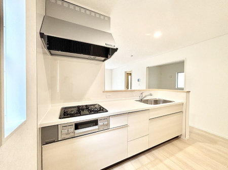 �L�b�`���@���������Ȃ���ł����Ƒ��Ƃ̉�b���y���߂�ΖʃL�b�`��