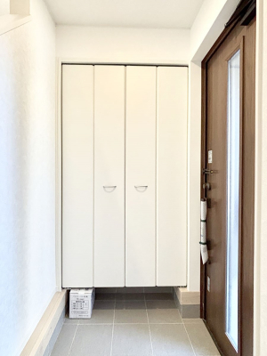 ���̑����ρ@�����Ղ���[�ł���V���[�Y�{�b�N�X�ŉƑ��S���̌C���A���ւ�������B  