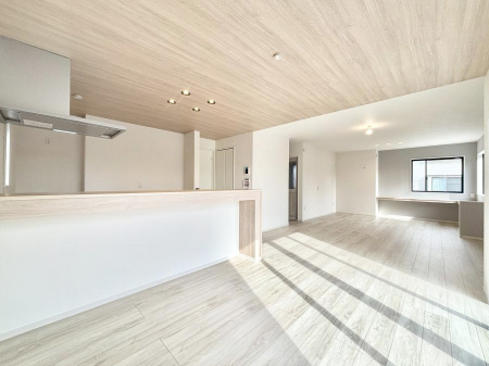 ���̑����ρ@���邢�z���������A�����̕��͋C�ɖ��������_�C�j���O�B   