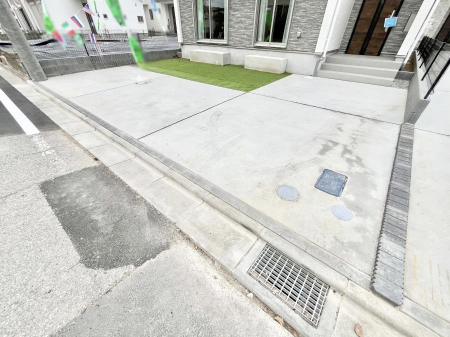 @2\I}Ȃql̒ԂɁB܂AƑ̎]ԃXy[XƂĂ劈B