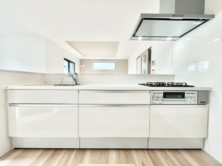 �L�b�`���@�������������I�ɁA�y�����I�V�X�e���L�b�`��