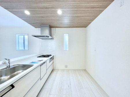 �L�b�`���@�u�₩�ȕ����ʂ蔲����L�b�`���B��������̂Ŗ��邭���C�ɂ��𗧂��܂��B