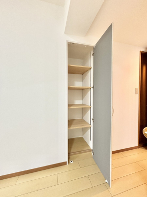 ̑ρ@rO[BɎ[ƕW܂LDKXbLЕtłˁB  