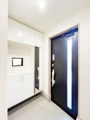 ���ց@�K���X�X���b�g�̓��������փh�A�������Ɍ���͂��Ă���܂�