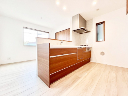 �L�b�`���@���������Ȃ��炲�Ƒ��Ƃ̉�b���y���߂�ΖʃJ�E���^�[�L�b�`��