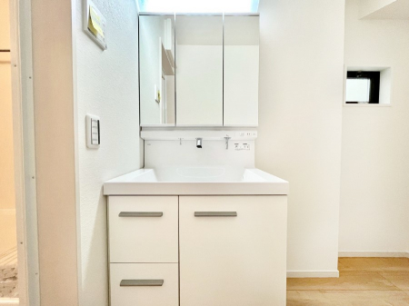 ���ʑ�E���ʏ��@���[�͂Ƌ@�\���ɗD�ꂽ���ʉ��ϑ�