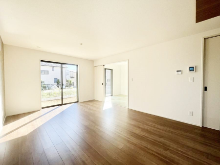 ̑ρ@אڂ̘aJ΂ɍLXԂ