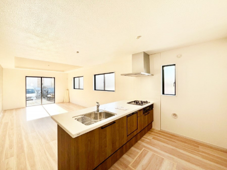 �L�b�`���@���������Ȃ��炲�Ƒ��Ƃ̉�b���y���߂�ΖʃJ�E���^�[�L�b�`��