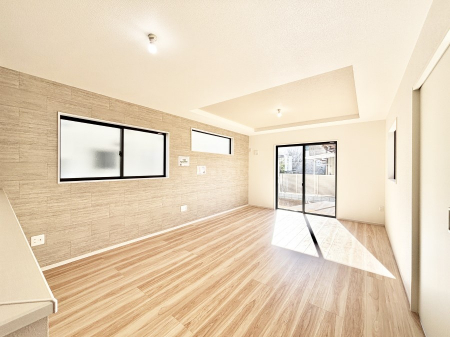 ���r���O�@�傫�ȑ����炽���Ղ�̗z���ƕ����������郊�r���O