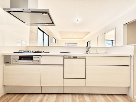 �L�b�`���@�������������I�ɁA�y�����I�V�X�e���L�b�`��