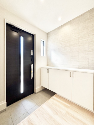 ���ց@�K���X�X���b�g�̓��������փh�A�������Ɍ���͂��Ă���܂�