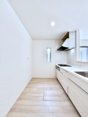 �L�b�`���@�u�₩�ȕ����ʂ蔲����L�b�`���B��������̂Ŗ��邭���C�ɂ��𗧂��܂��B