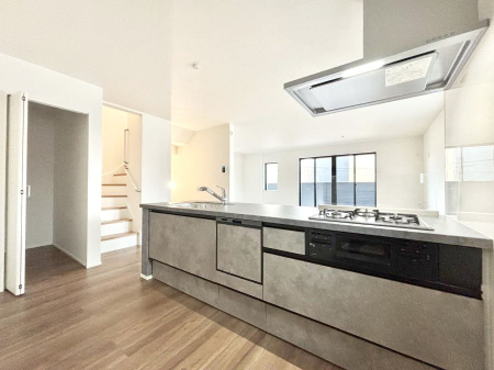 �L�b�`���@���������Ȃ���ł����Ƒ��Ƃ̉�b���y���߂�ΖʃL�b�`��