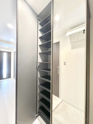 ���̑����ρ@�����Ղ���[�ł���V���[�Y�{�b�N�X�ŉƑ��S���̌C���A���ւ�������B  