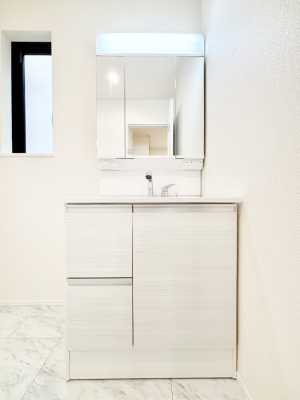 ʑEʏ@X^COɕ֗ȎOʋA~[LrlbgōׂXbL