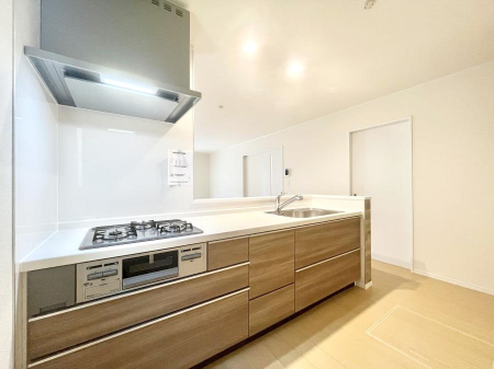 �L�b�`���@���������Ȃ���ł����Ƒ��Ƃ̉�b���y���߂�ΖʃL�b�`��