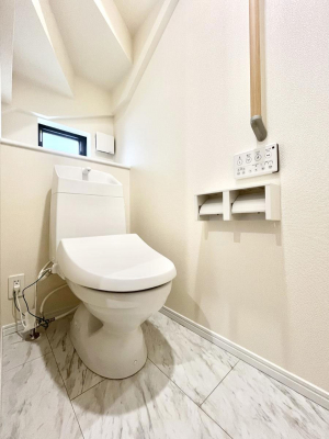 �g�C���@�g�C����1�K��2�K���ꂼ��ɔz�u����Ă��ĂƂĂ��֗��ł��B 