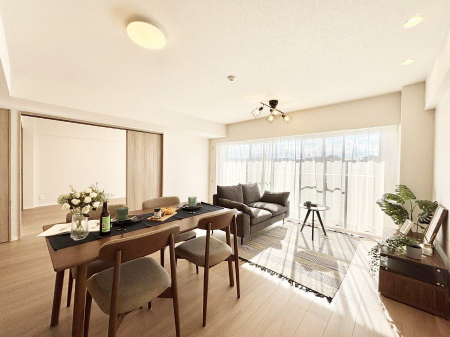 ���r���O�@�傫�ȑ����炽���Ղ�̗z���ƕ����������郊�r���O