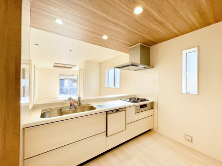 �L�b�`���@�|�b�v�A�b�v�V�䂪�f�G�ȃL�b�`���I��������̂ō̌����Ƃꊷ�C�ɂ��𗧂��܂��B