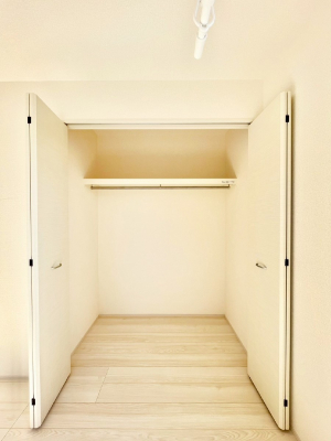 ���[�@�m���̃N���[�[�b�g�B���s��������̂Ō���̈ߗނ�����������܂�܂��B