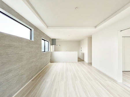 ���̑����ρ@�܂�グ�V��͂͗��̓I�ȉ��s��������̂ŁA�V�䂪�L�������ĊJ���I�ȋ�Ԃ����o�ł��܂��B