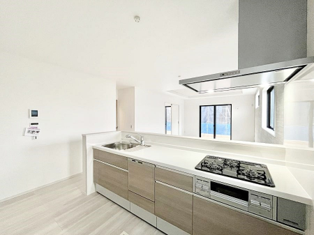 �L�b�`���@�J�E���^�[�z���Ɋy����������ׂ�B�����̂������������Ɣ��������Ȃ肻���ł��ˁB