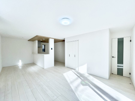 ���r���O�@�Ƒ��c���̎��Ԃ����������Ȃ��났�̃��r���O�_�C�j���O�B   