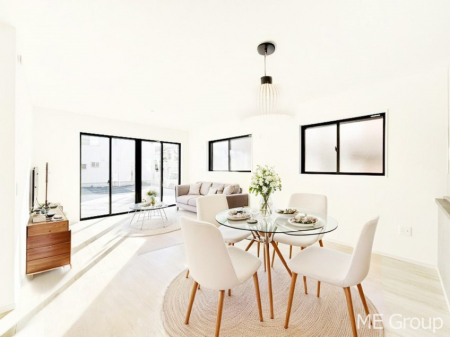 ���r���O�@�傫�ȑ����炽���Ղ�̗z���ƕ����������郊�r���O�@���Ƌ��CG�ł�  