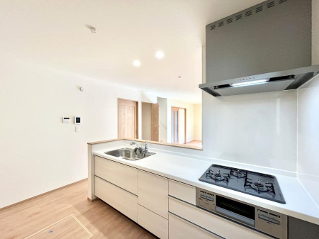 �L�b�`���@���������Ȃ���ł����Ƒ��Ƃ̉�b���y���߂�ΖʃL�b�`��