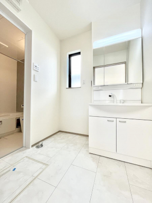 ���̑��@�������̂�����K��Ԃł��B�����̐g�x�x���C�����ǂ����g�������܂��B 