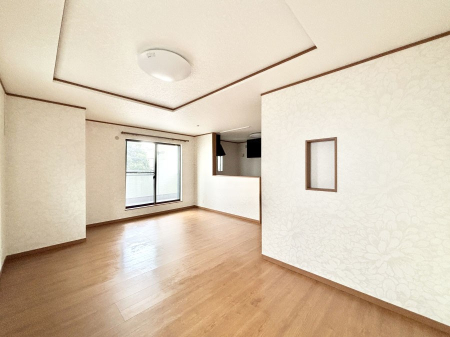 ���r���O�@�傫�ȑ����炽���Ղ�̗z���ƕ����������郊�r���O