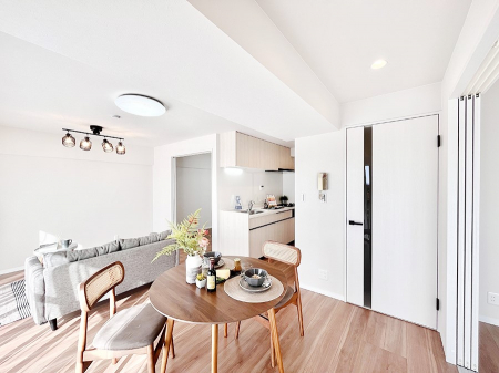 ���r���O�@�Ƒ��ꏏ�ɂ��H�����y���݂����Ȃ�L�X���r���O�_�C�j���O�@